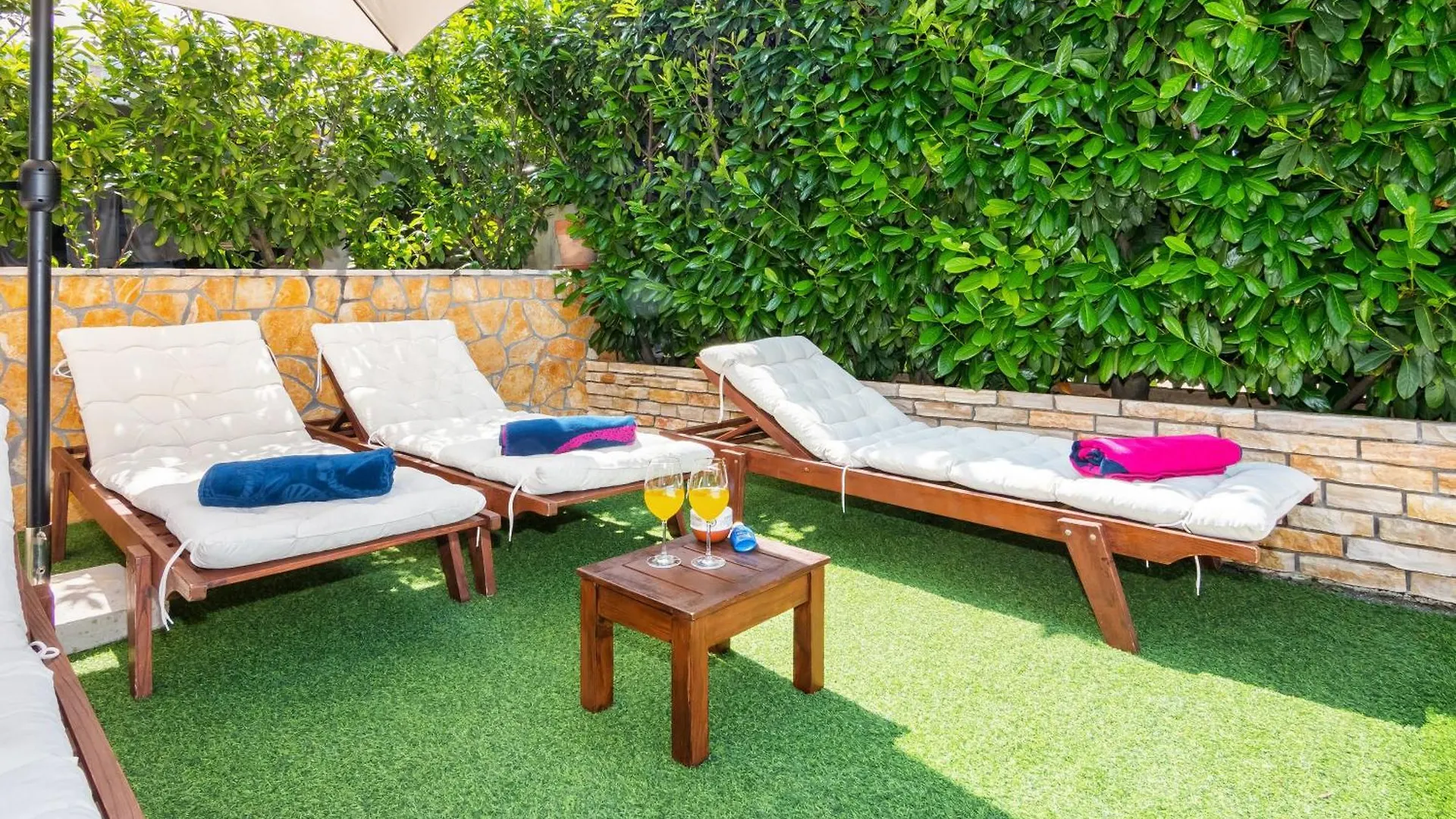 Bruno'S Poolside Apartments Traù