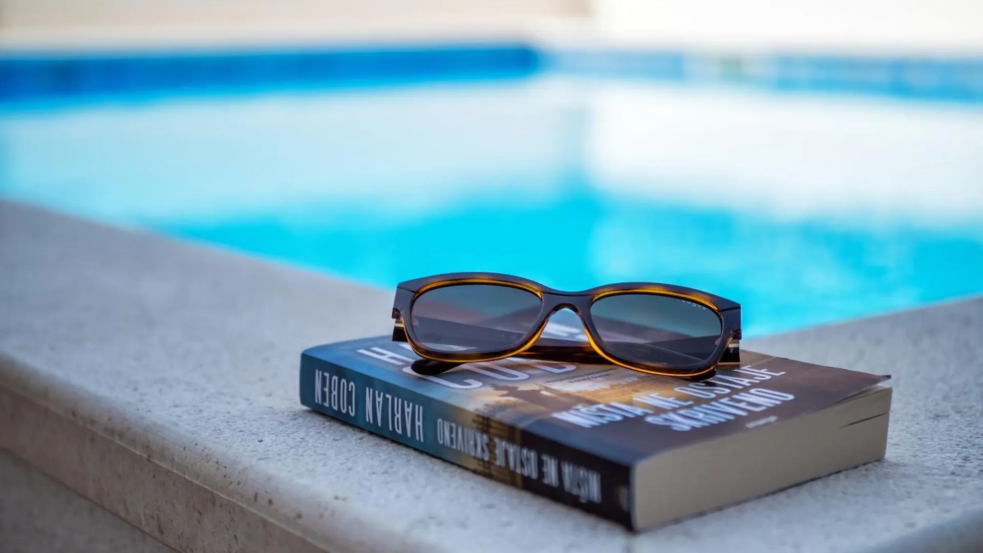Bruno'S Poolside Apartments Traù