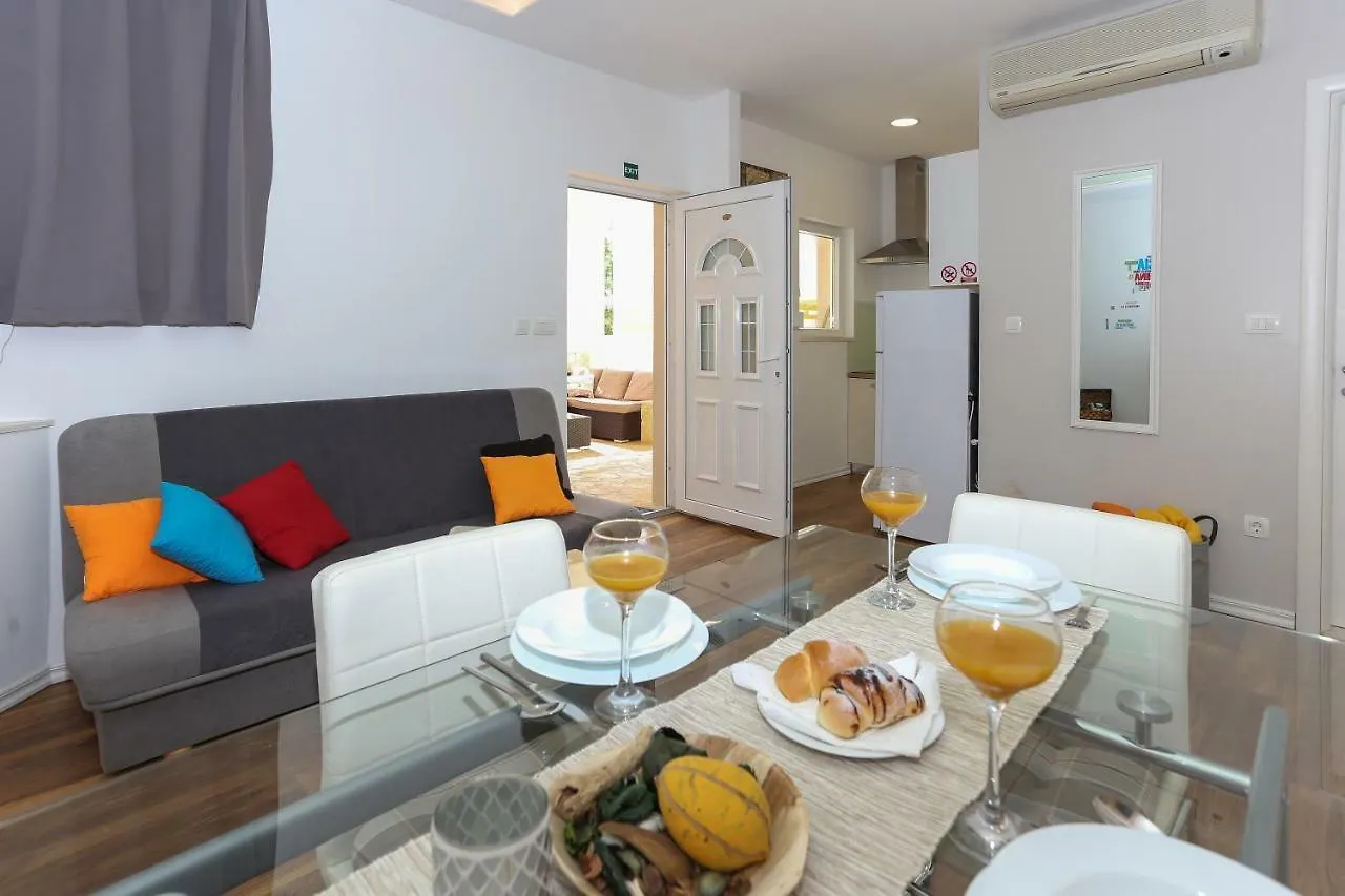 شقة Bruno'S Poolside Retreat تروغير كرواتيا