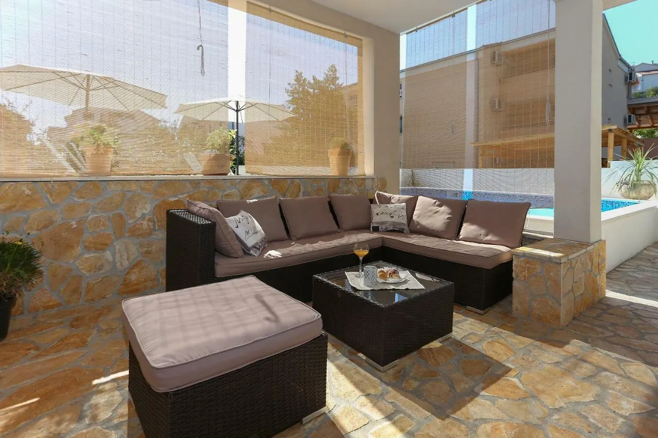 شقة Bruno'S Poolside Retreat تروغير