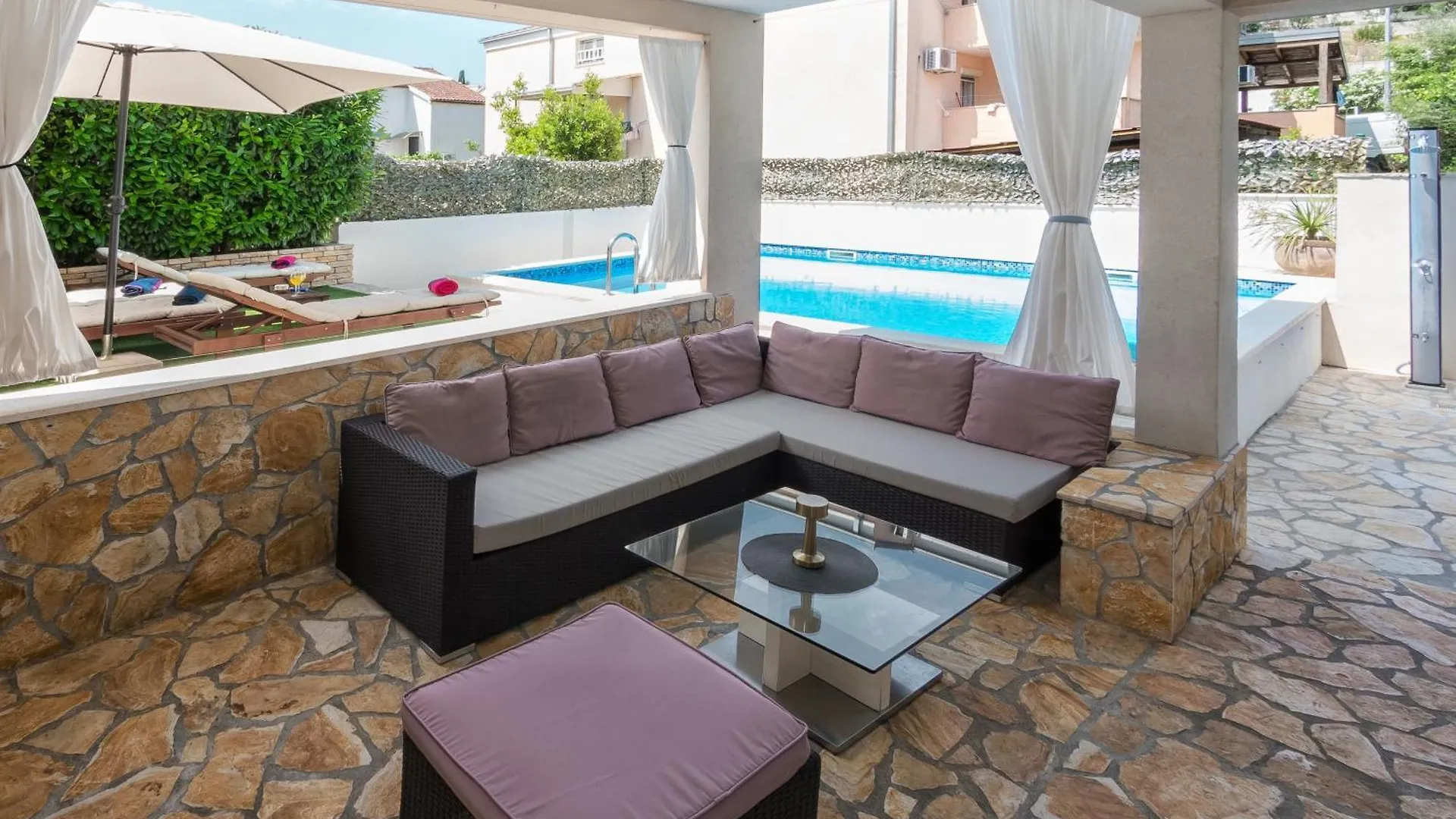 Bruno'S Poolside Apartments Trogir