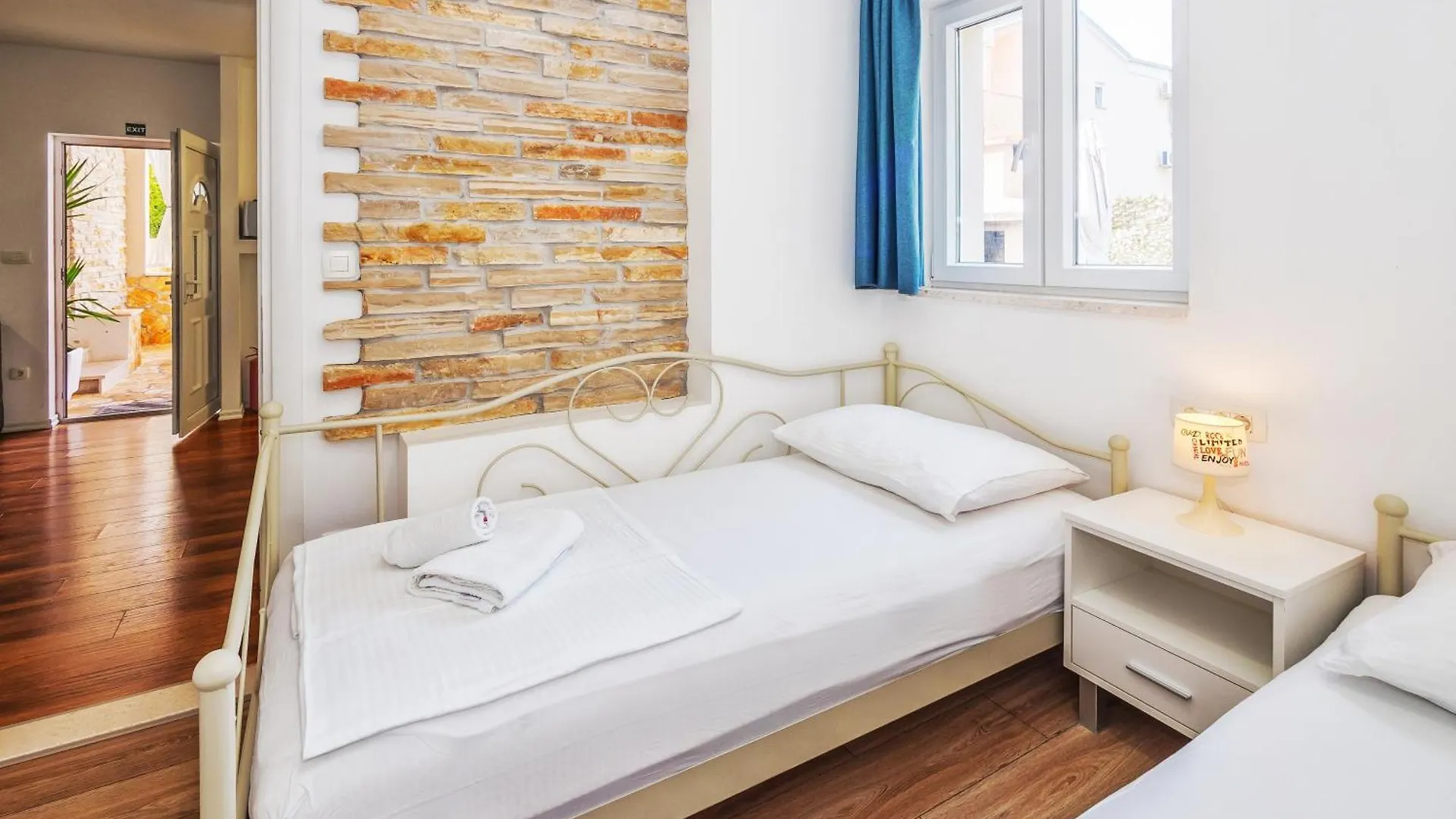 Bruno'S Poolside Apartments Trogir