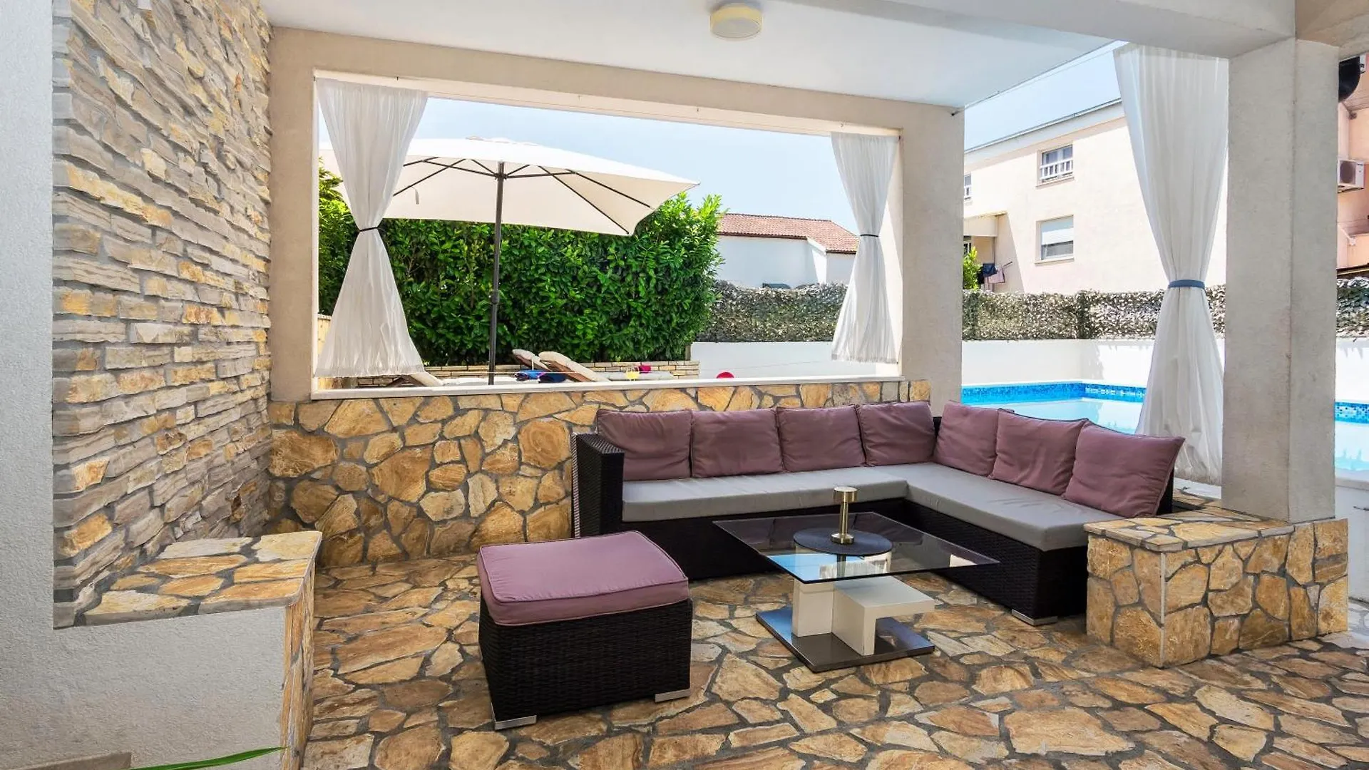 Bruno'S Poolside Apartments Trogir