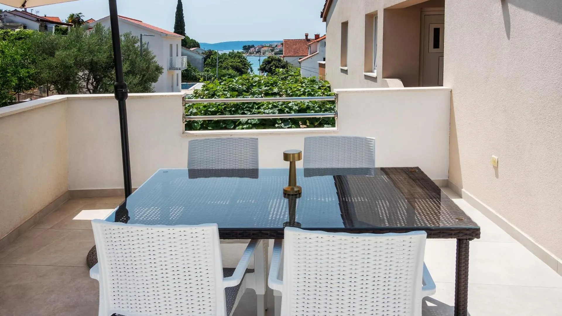Bruno'S Poolside Apartments Trogir 0*,