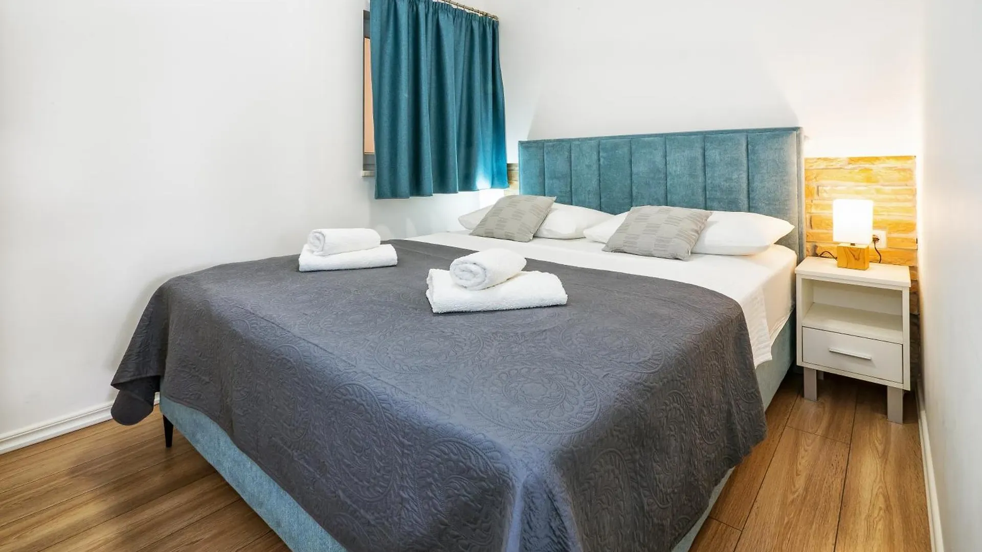 Bruno'S Poolside Apartments Trogir