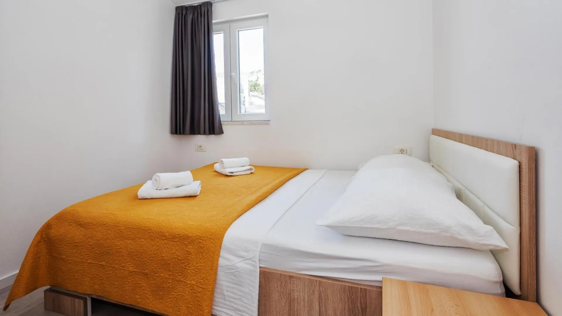 Bruno'S Poolside Apartments Trogir