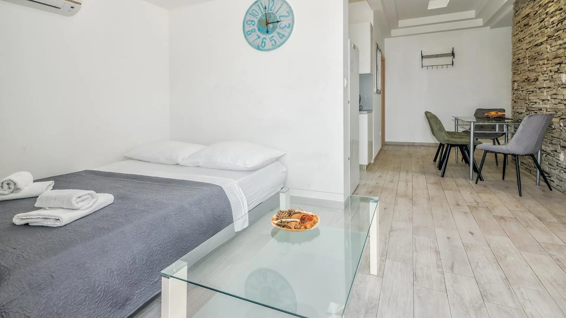 Bruno'S Poolside Apartments Trogir