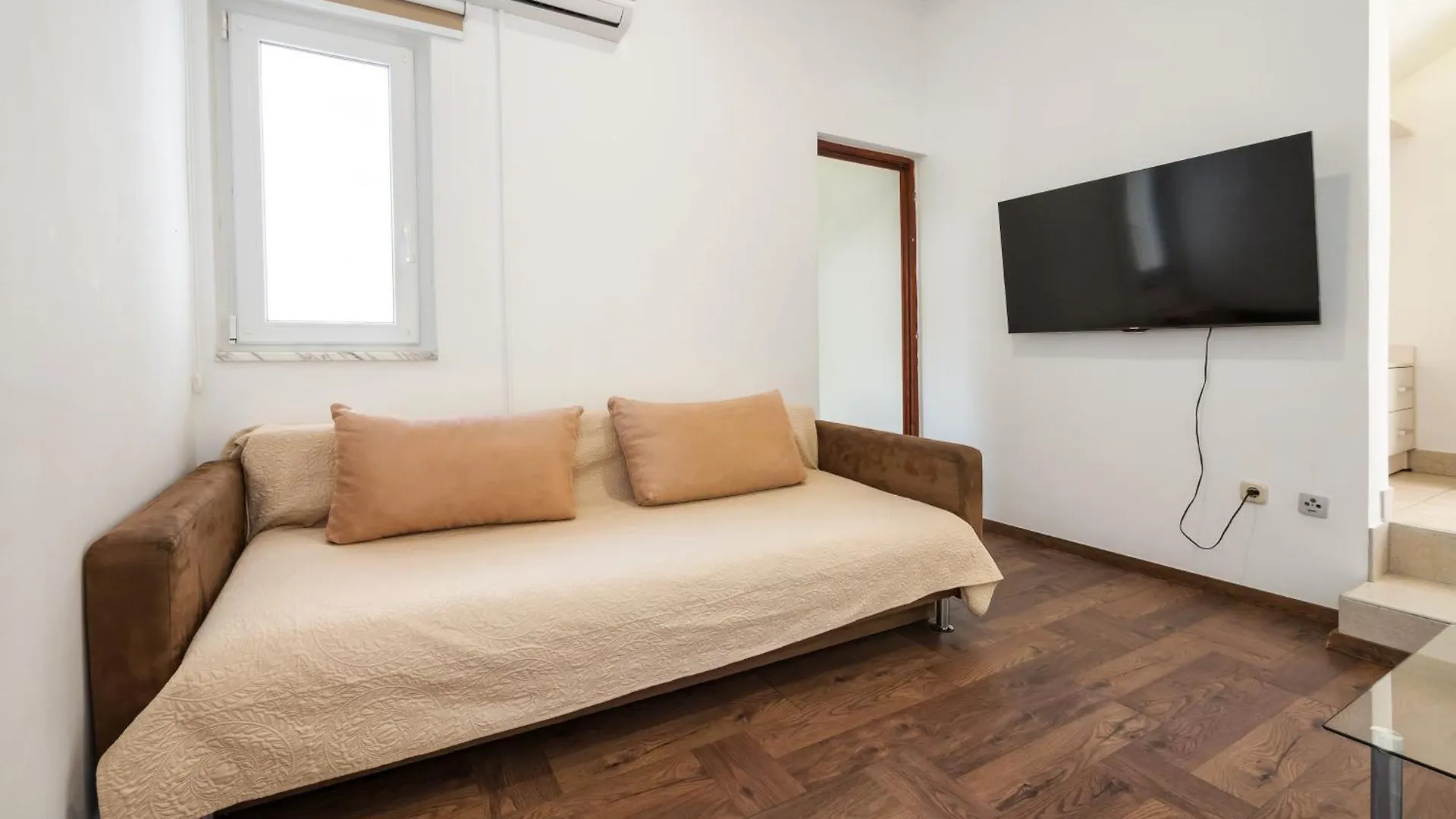 Bruno'S Poolside Apartments Trogir 0*,  Croacia
