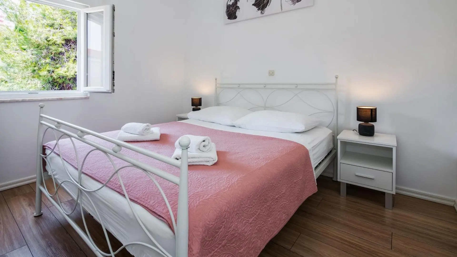Bruno'S Poolside Apartments Trogir